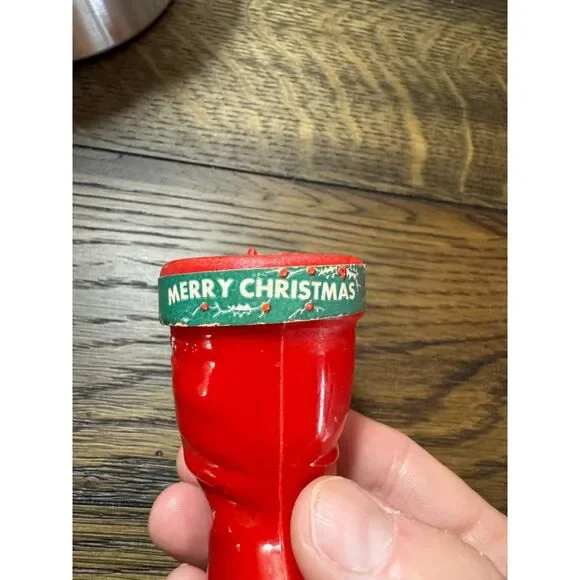 2 small red vintage plastic Santa boots; vintage candy containers original label - Picture 4 of 6